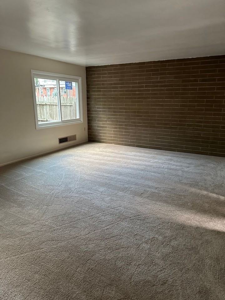 1479 Spreading Oak Dr - Photo 3 of 16