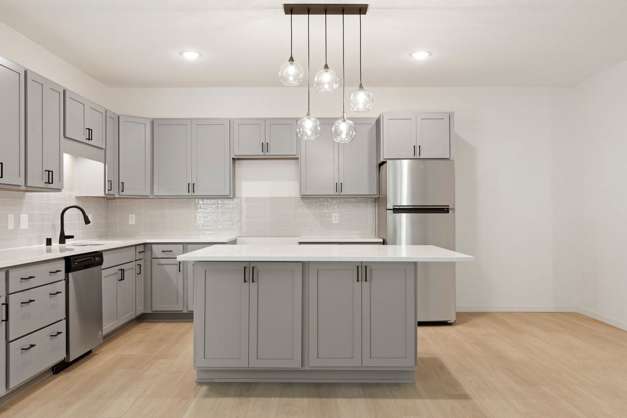 Ballantrae Apartments II - Photo 2 of 50
