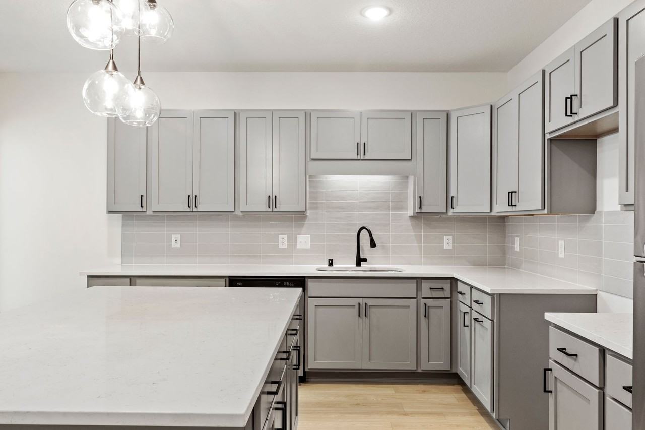 Ballantrae Apartments II - Photo 3 of 50