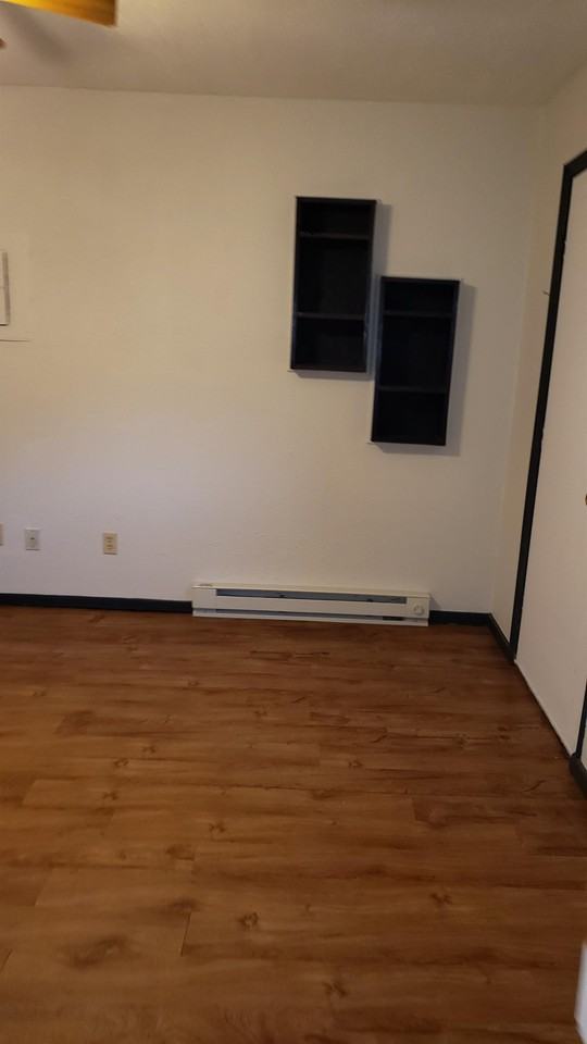 772 N Main St - Photo 3 of 7