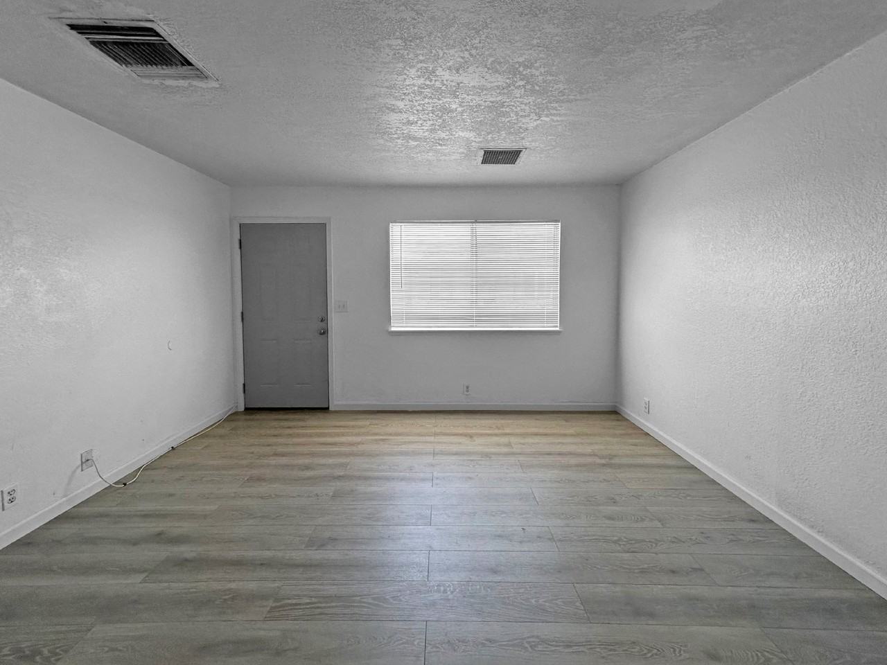 201 S Sunset St #C - Photo 2 of 21