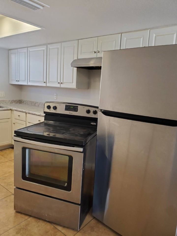 3346 W Harmont Dr #3 - Photo 2 of 13