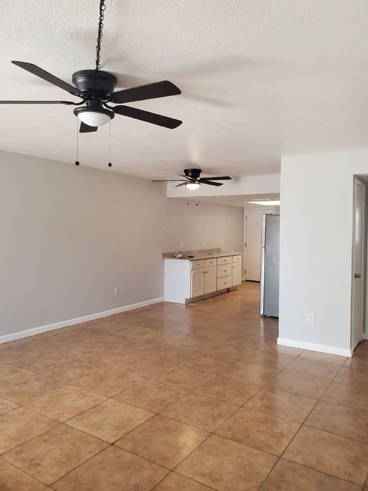 3346 W Harmont Dr #3 - Photo 7 of 13