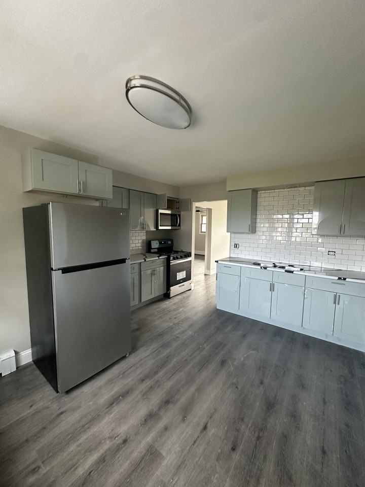 14421 S Ravinia Ave - Photo 2 of 5