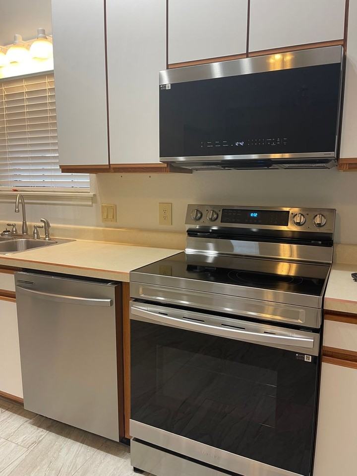 1375 Canyon Trce #B - Photo 5 of 33