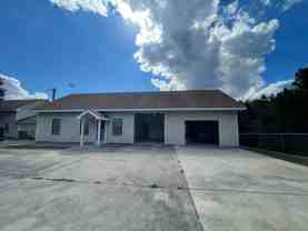1375 Canyon Trce #B - Photo 1 of 1