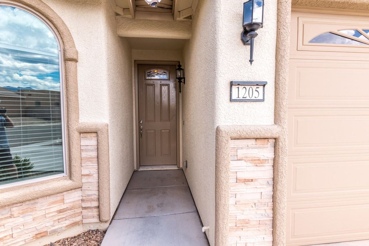 1205 Barnes Dr - Photo 2 of 49