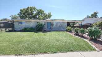 1637 W Paradise Ln - Photo 1 of 1