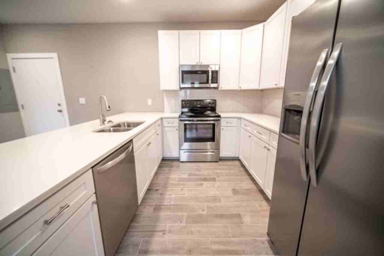 Woodbury Row - Photo 5 of 20