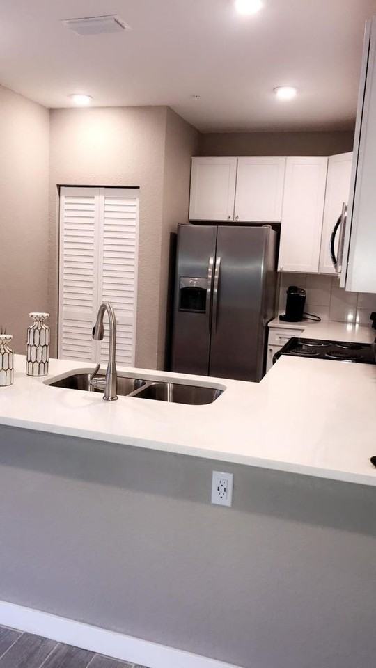 Woodbury Row - Photo 5 of 7