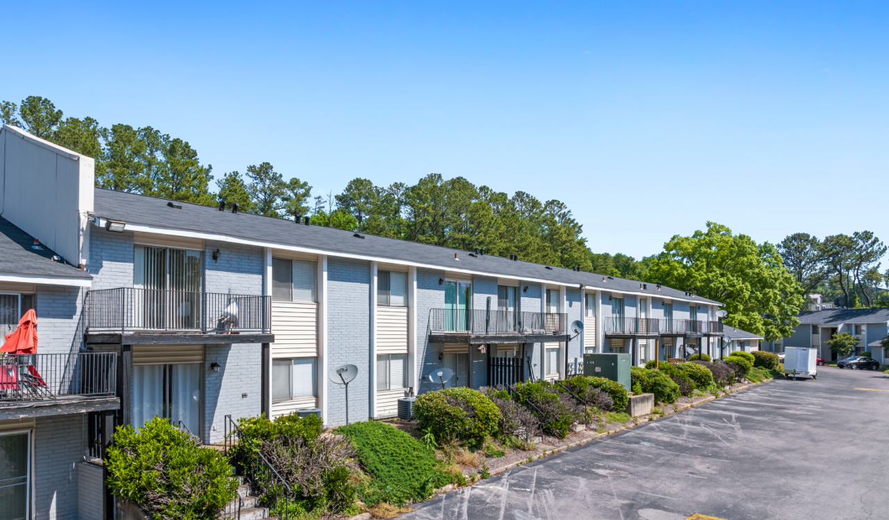 Beacon Pointe Apartments - Photo 3 of 42