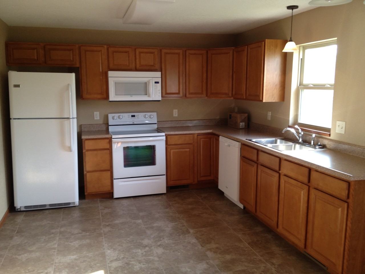 1227 Johnson St - Photo 2 of 8