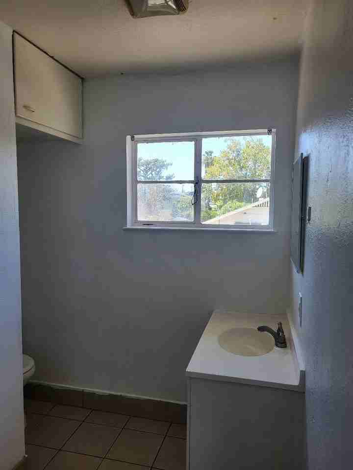 329 N. Glenn Ave - Photo 2 of 3