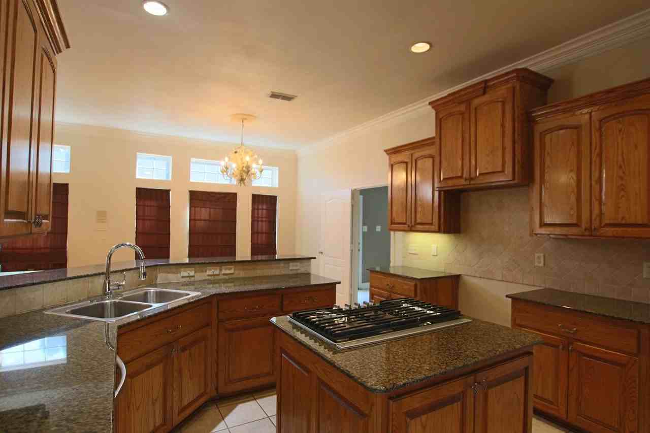 1202 River Bend Dr - Photo 5 of 32
