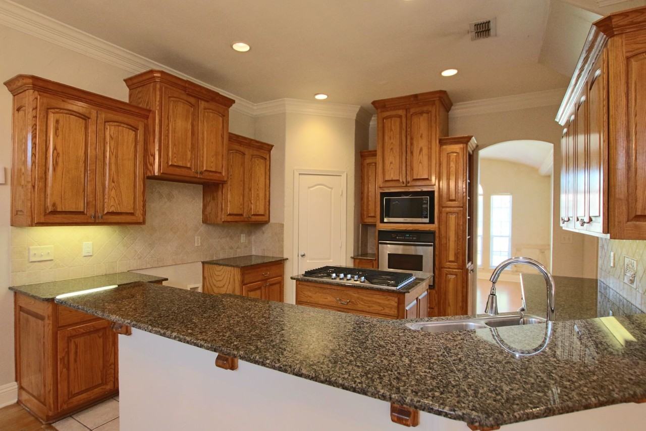 1202 River Bend Dr - Photo 7 of 32