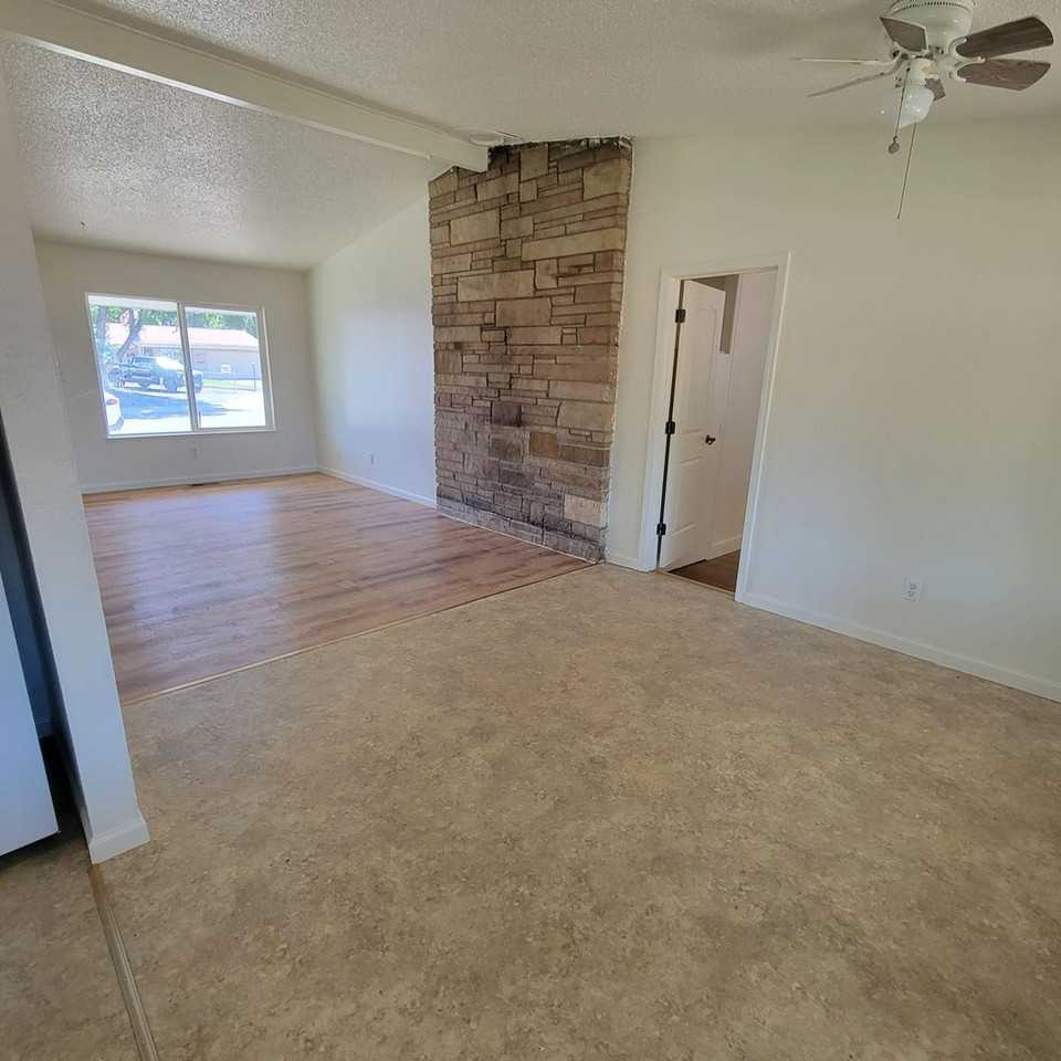 4240 Myrtlewood Dr - Photo 2 of 11