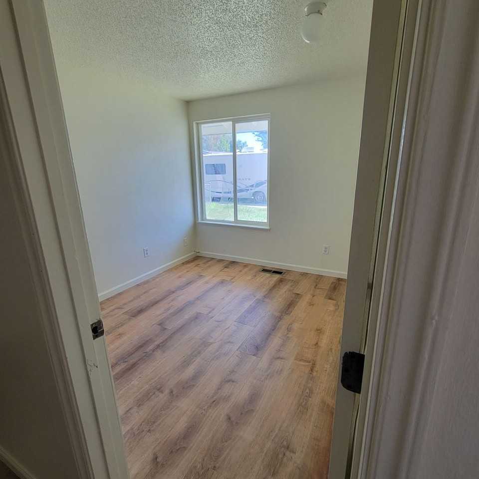 4240 Myrtlewood Dr - Photo 6 of 11