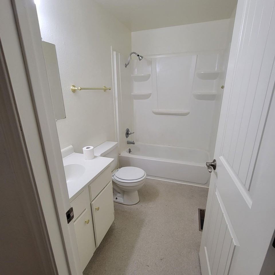 4240 Myrtlewood Dr - Photo 7 of 11