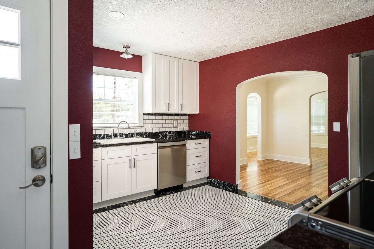 1405 Water Ave Ne - Photo 7 of 41