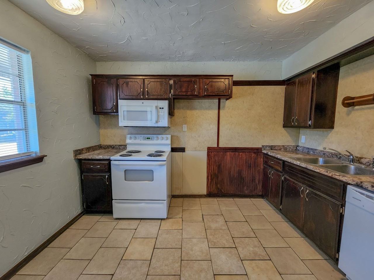3901 N Kickapoo Ave #40 - Photo 7 of 43
