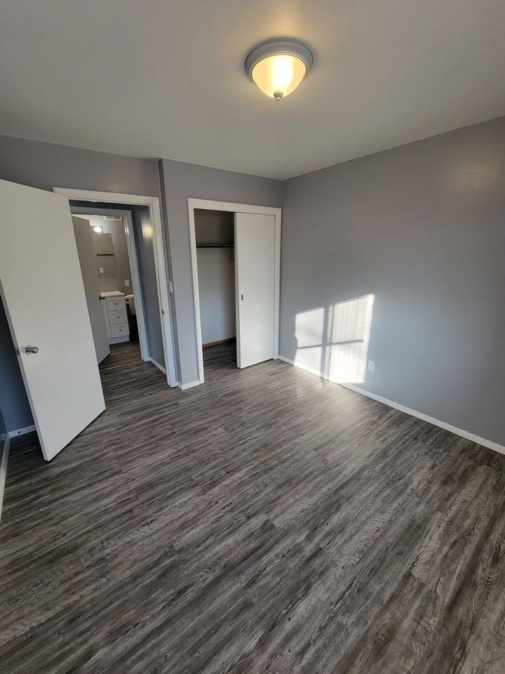 South River Apartments (1001) - Photo 3 of 17