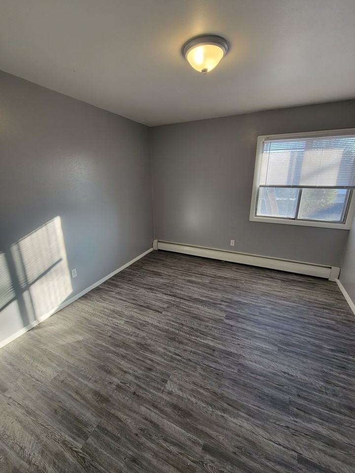 South River Apartments (1001) - Photo 4 of 17