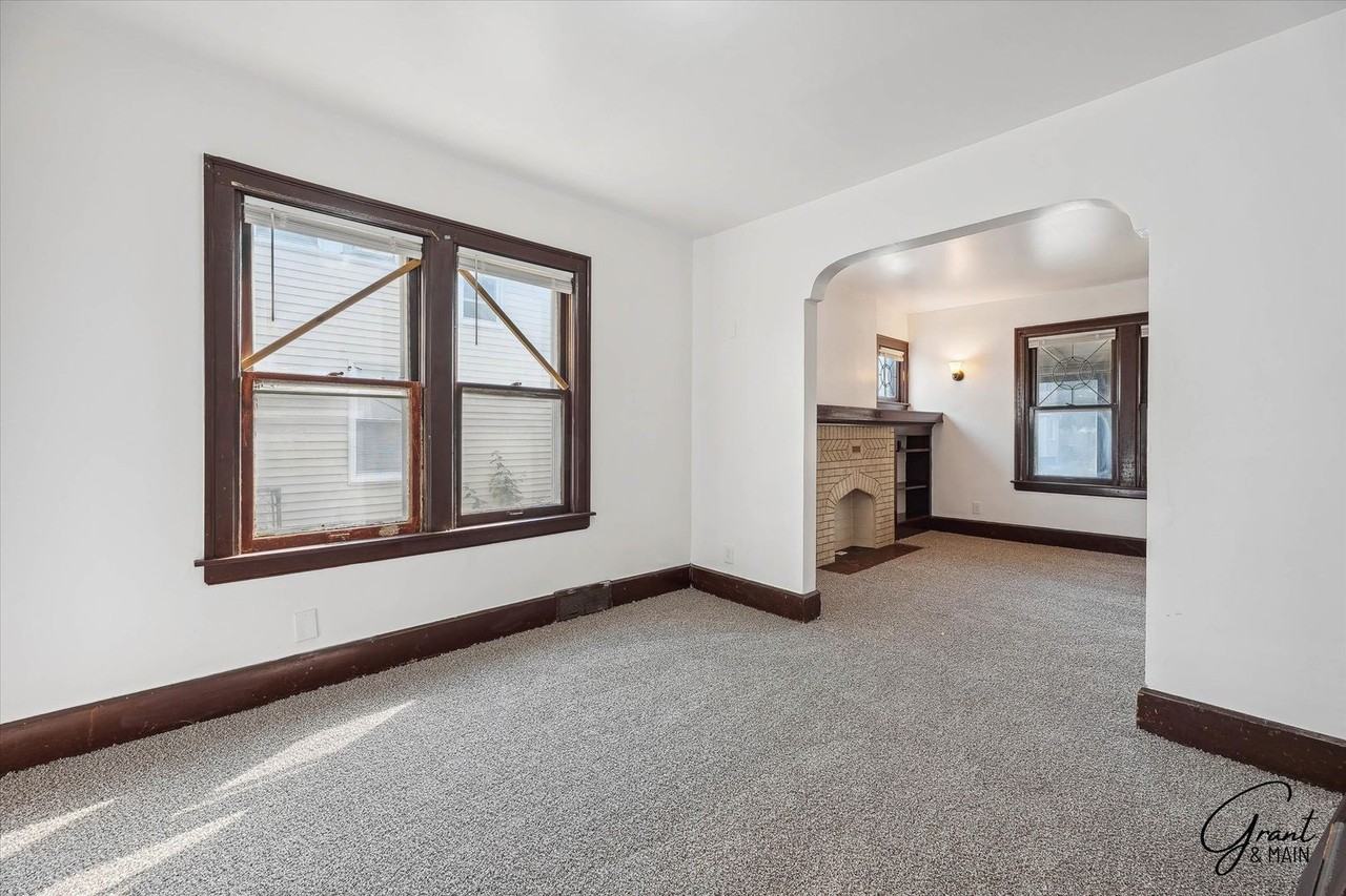 15356/15358 Washburn - Photo 4 of 20