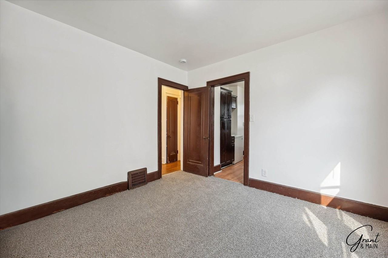 15356/15358 Washburn - Photo 7 of 20