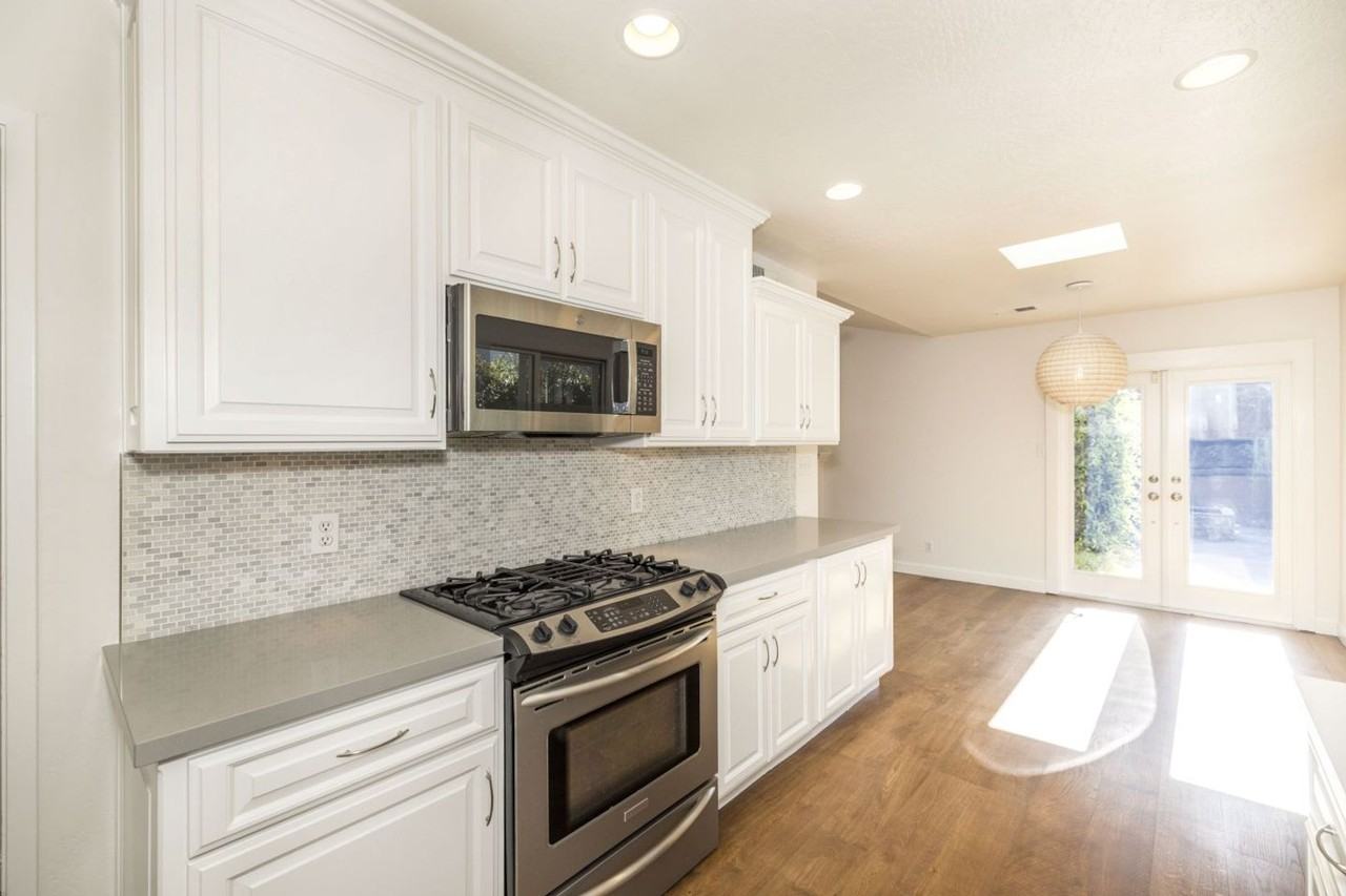 115 Walnut St - Photo 6 of 19