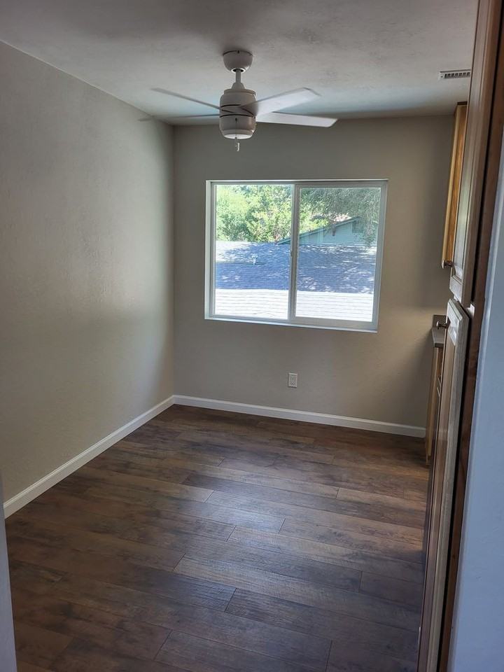 210 N Elden St - Photo 5 of 16