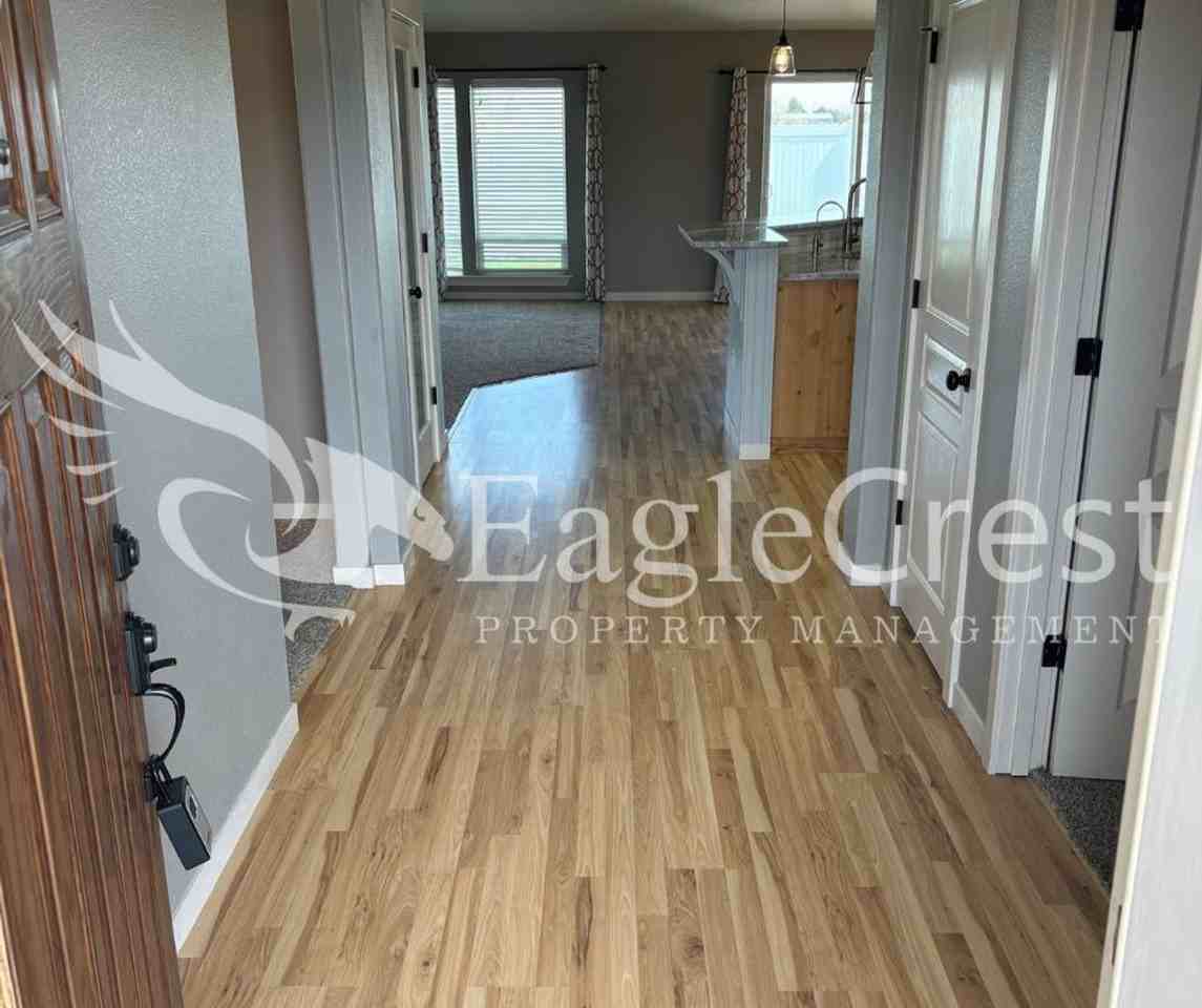 2216 Northeast 8th Street - Photo 3 of 45