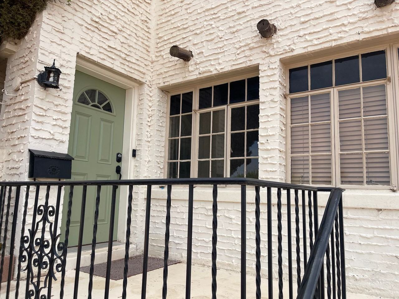 1220 Mesita Dr - Photo 3 of 28