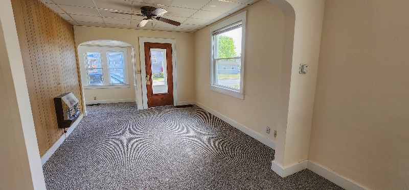1102 W Wayne St - Photo 2 of 9