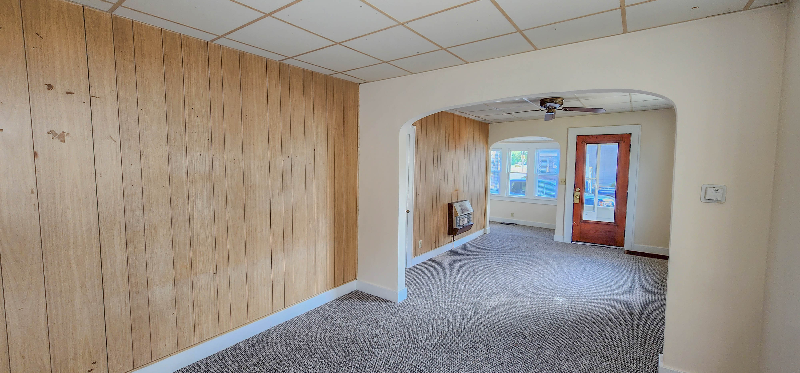 1102 W Wayne St - Photo 3 of 9
