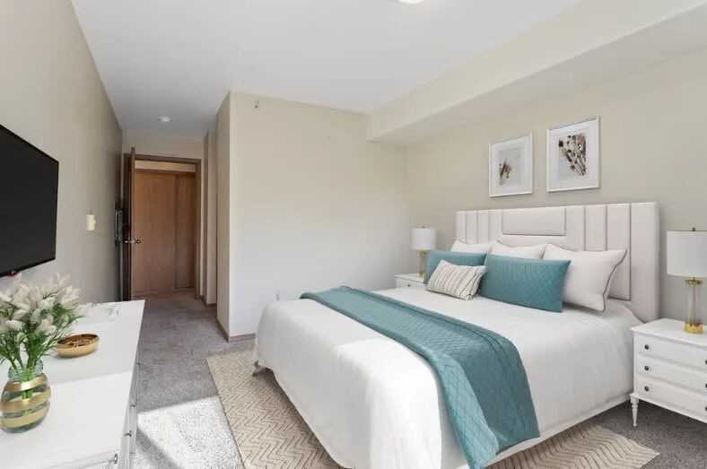 Gateway Plaza Apartments - Photo 3 of 5