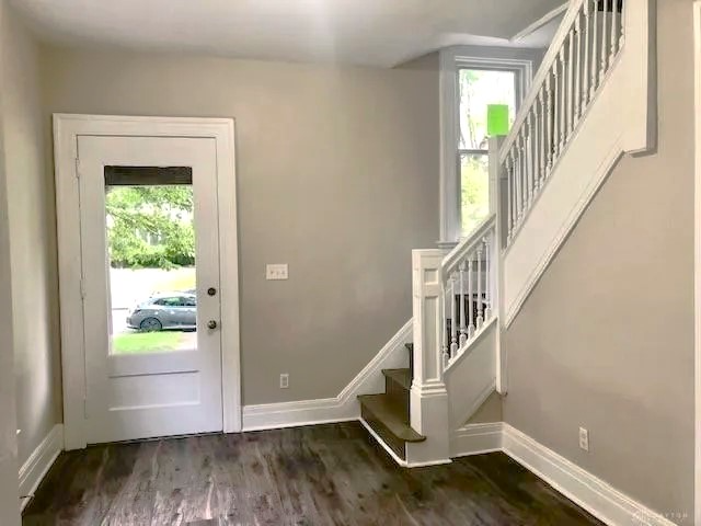 34 Oxford Ave - Photo 3 of 20