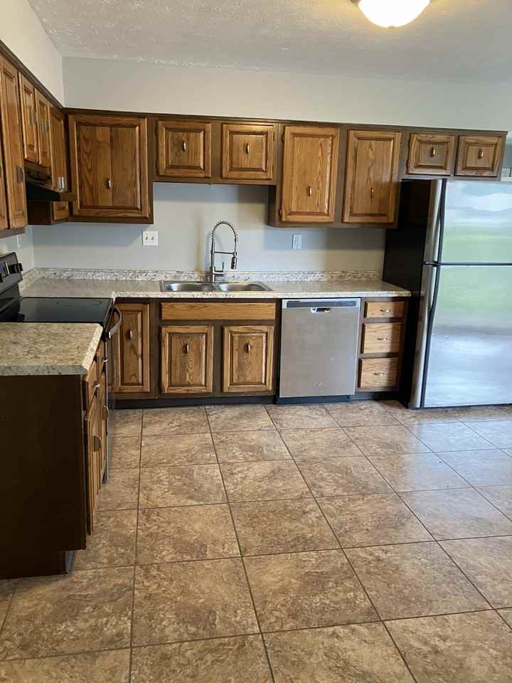 410 E Shay St #NA - Photo 3 of 12