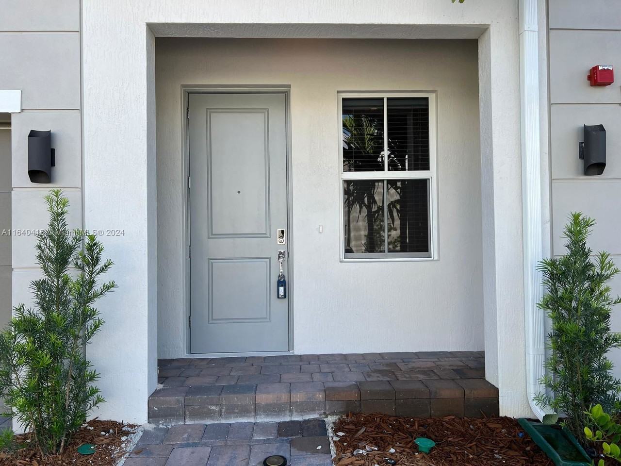 109 Northwest 170th Avenue - Photo 2 of 8