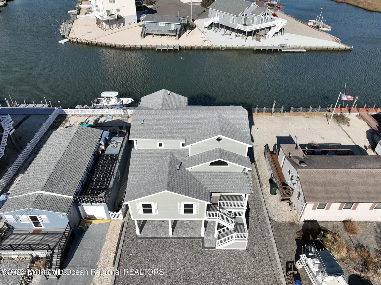 406 Kingfisher Rd - Photo 2 of 32