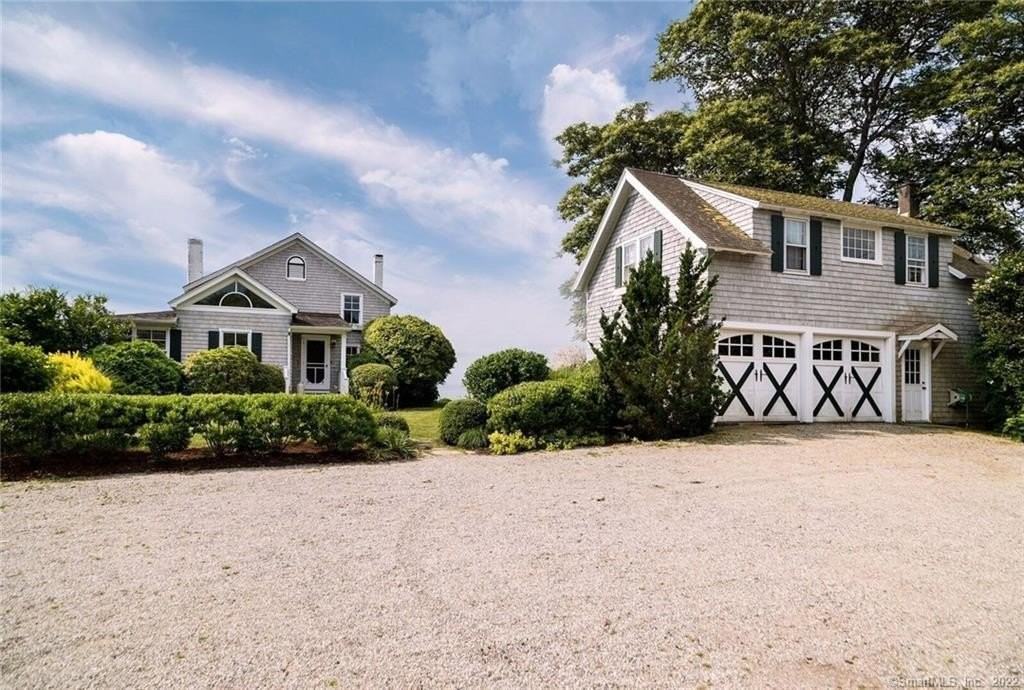 43 Soundview Ave - Photo 3 of 31