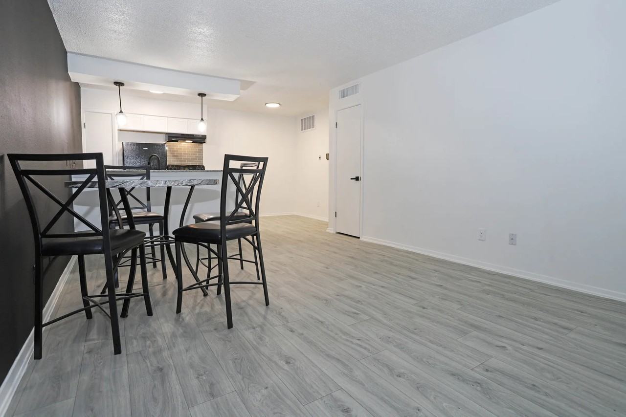 Woodgate Apartments - Photo 2 of 28