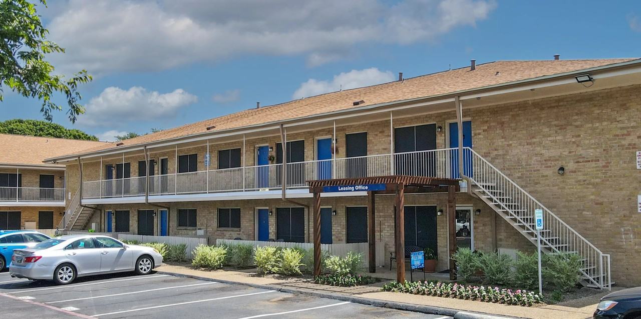 Woodgate Apartments - Photo 7 of 28