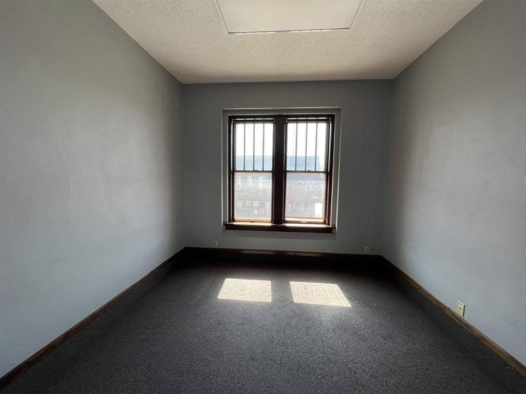 252 S Central Ave #21 - Photo 7 of 12