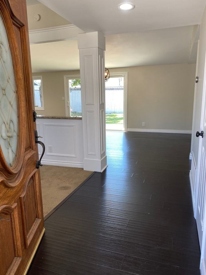 1723 Labrador Dr - Photo 3 of 20