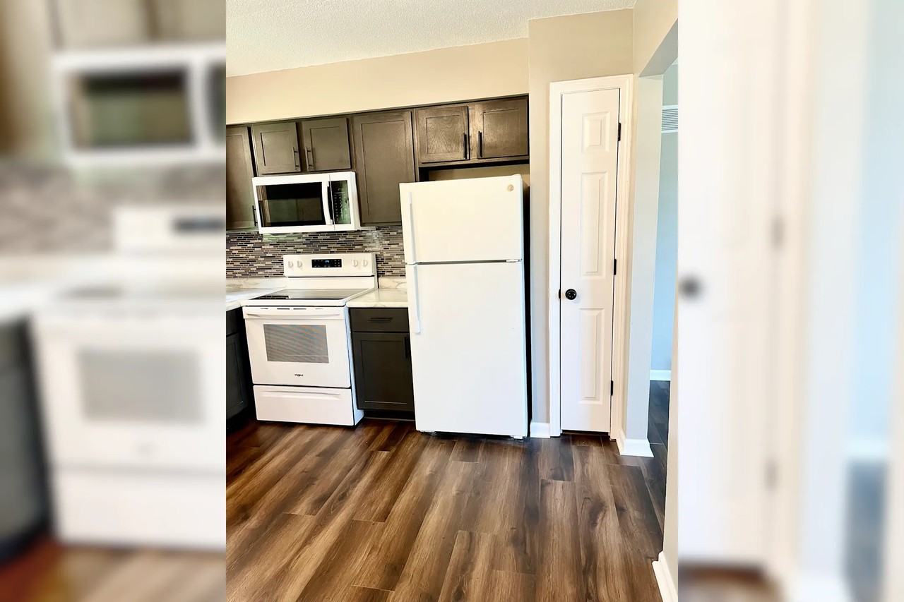 2714 N 53rd Ter - Photo 3 of 20