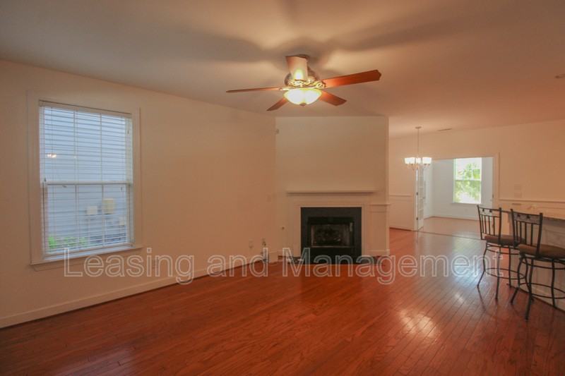 3014 Baltimore St - Photo 3 of 40