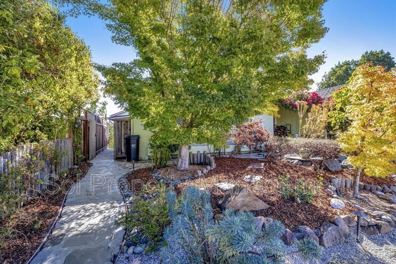 4052 Winkle Ave - Photo 3 of 24