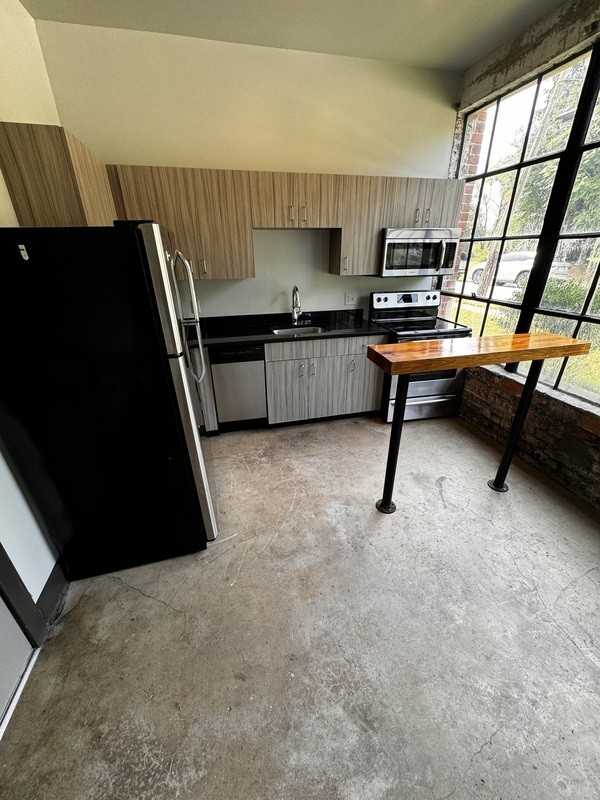 123 Pine Street - Photo 2 of 12