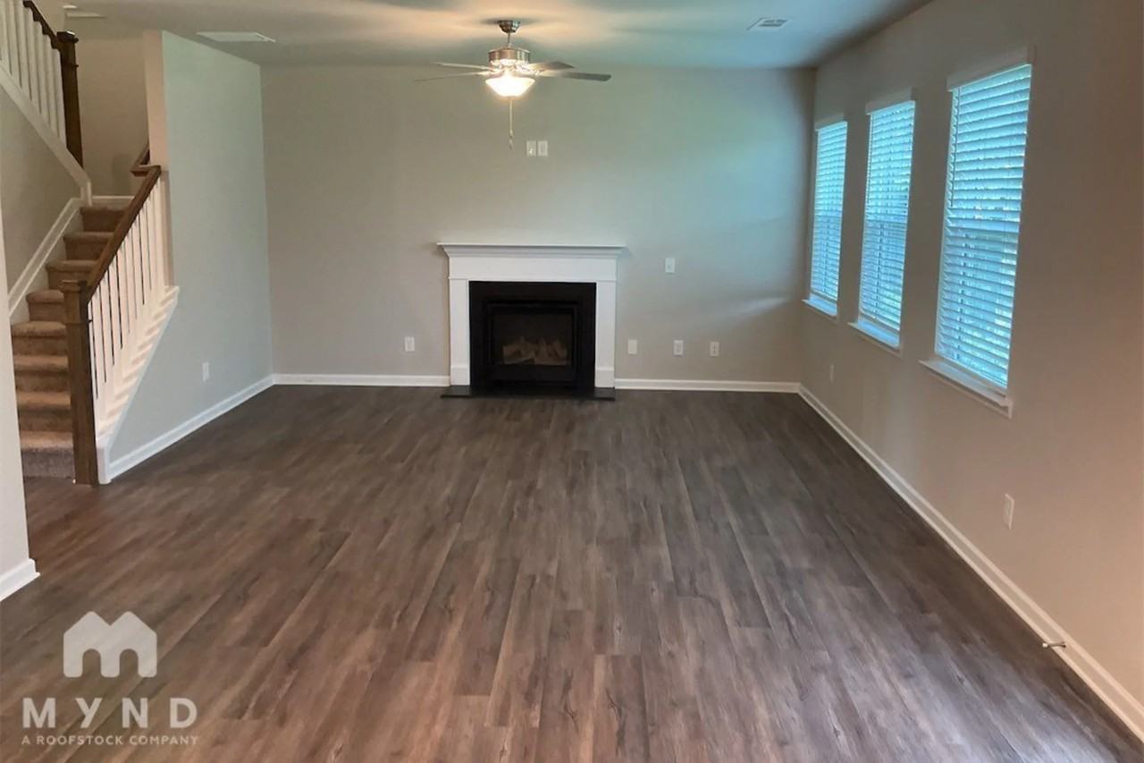 521 Silver Leaf Pkwy - Photo 3 of 9