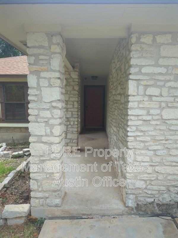 401 Meadowcreek Cir - Photo 2 of 25